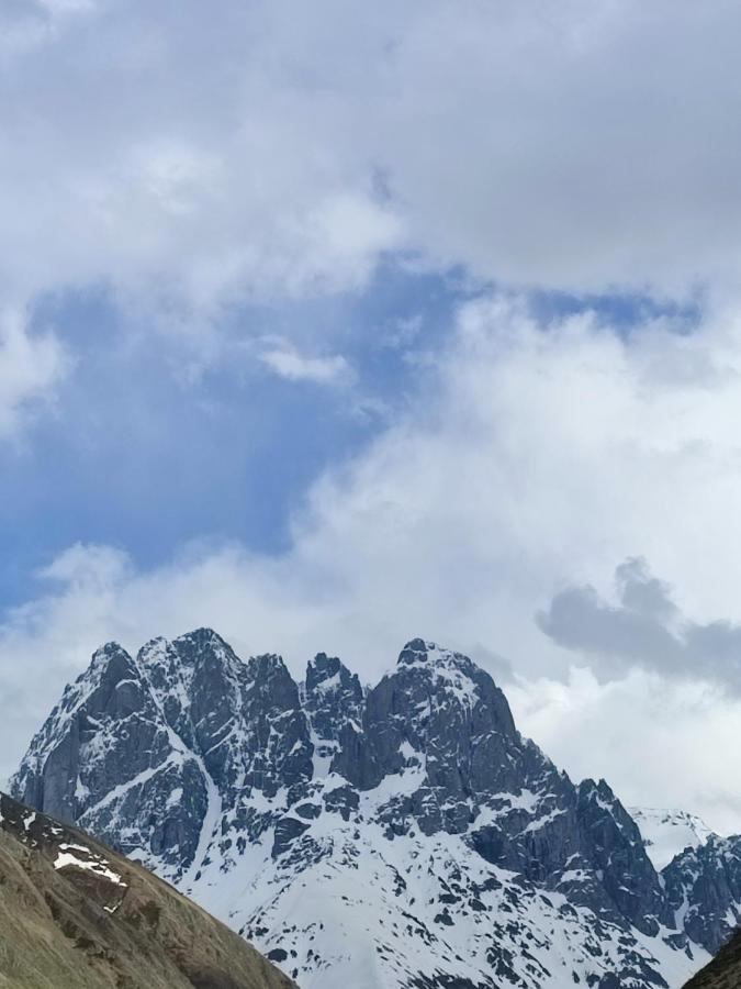 Amo-Isuntke Hotel Juta Buitenkant foto